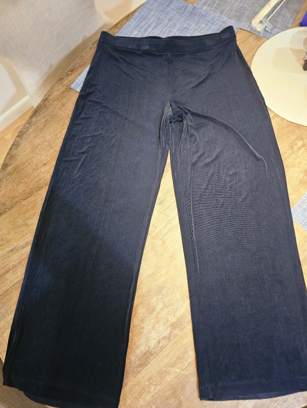 Chico's Travelers Navy Slinky Knit Wide Leg Pants EUC Ladies Size 2